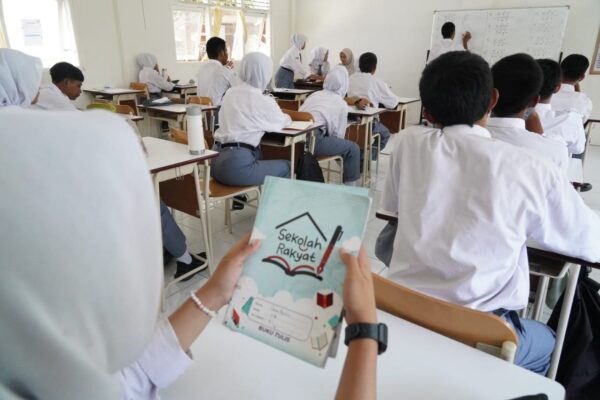 Pemerintah Fokuskan Sekolah Rakyat bagi Kelompok Desil Terbawah