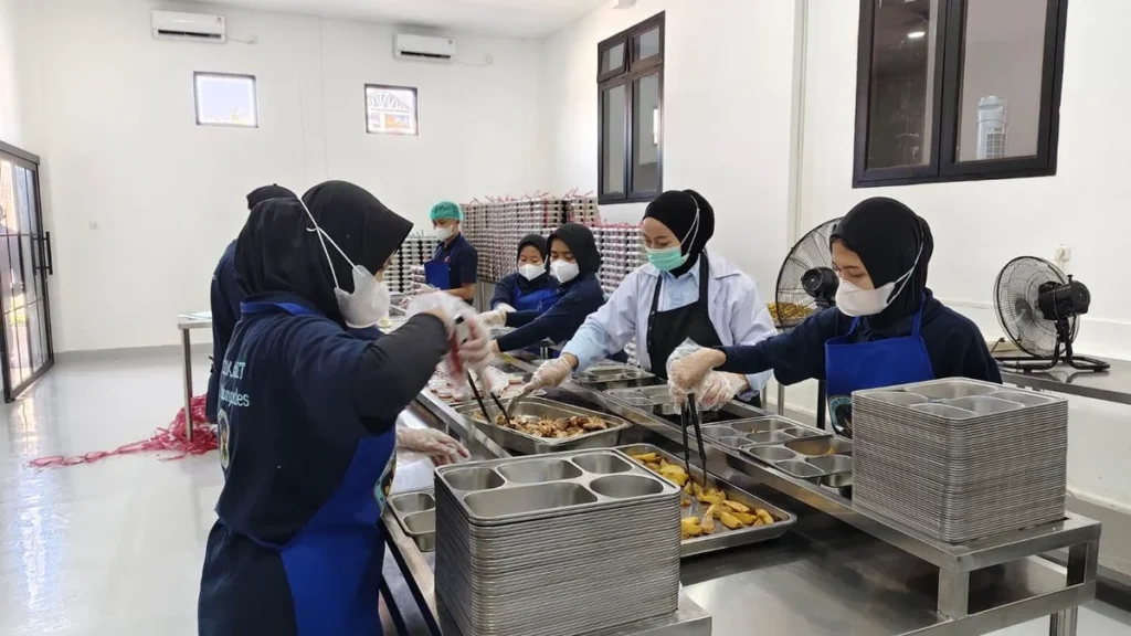 BGN Ajak Publik Aktif Awasi Program MBG melalui Lapor 127