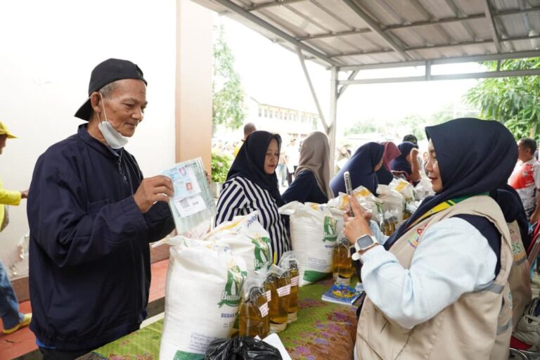 Jelang Lebaran, Pemerintah Salurkan Beras, Minyak Goreng, BPNT dan PIP