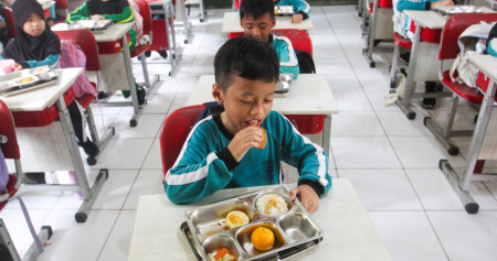 MBG Dapat Respons Positif, Publik Nilai Program Beri Manfaat Nyata