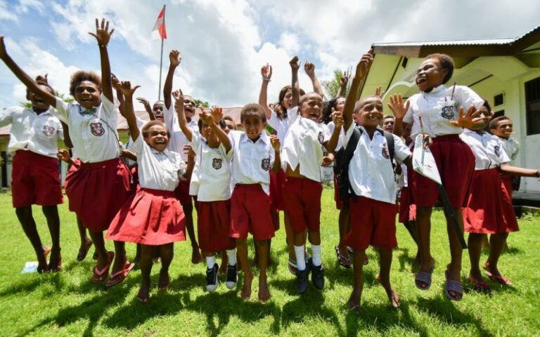 Pemerintah dan Industri Perkuat Akses Pendidikan di Papua