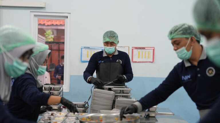 MBG Tak Hanya Soal Gizi, Juga Buka Peluang Kerja bagi Warga