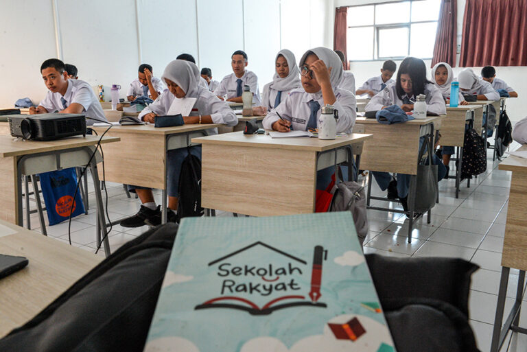 Lewat Sekolah Rakyat, Negara Tegaskan Pendidikan Bukan Komoditas