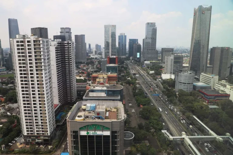 Iklim Usaha Indonesia Diperkuat melalui Reformasi Regulasi dan Birokrasi