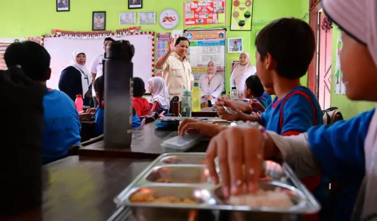 2 Tahun Prabowo-Gibran, Pemerintah Dengarkan Masukan untuk Benahi MBG dan Kopdes
 